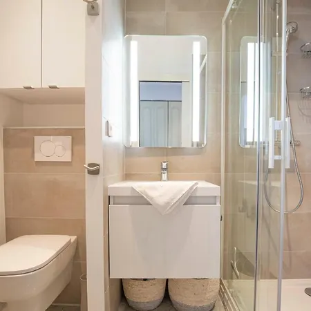 Chez J-p - 100m 2-4pers Terrace Sea View Pool Garage Апартаменти