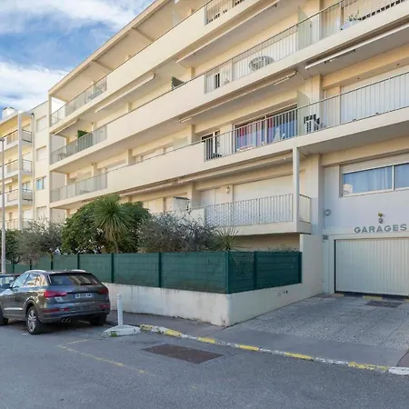 Appartement Renting Chez J-p - 100m 2-4pers Terrasse Vue Piscine Garage Privé